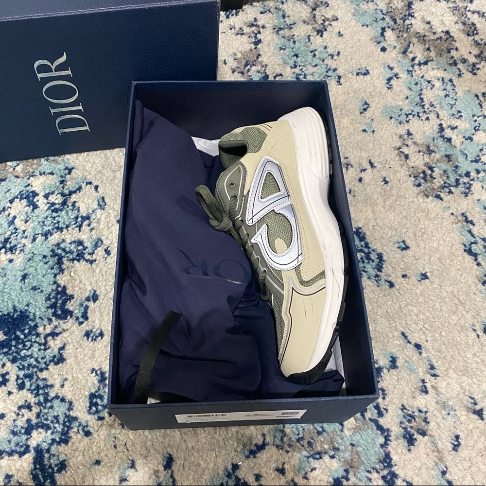 Dior B30’s size 43EU/9.5US re-listed